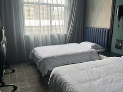 -粤塔X趣影电竞酒店(天河广场车陂地铁站店)