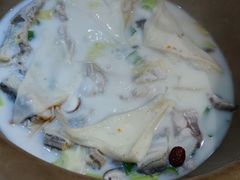 -滇香肴·云南菜蒸汽石锅鱼(云南北路店)