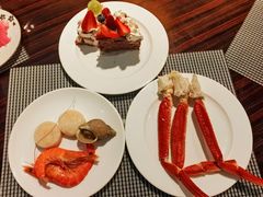 -广州万富希尔顿酒店·感趣自助餐厅·金秋蟹宴生蚝海鲜刺身
