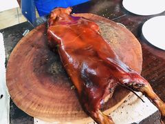 -黄记四更烤乳猪店