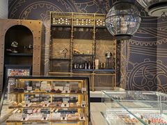 面包甜点陈列柜-酷巧·巧克力糖果店