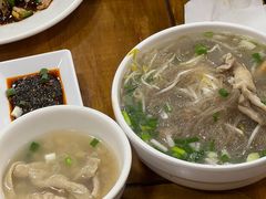 帽结子肥肠粉-白家高记肥肠粉(总店)