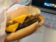 双层吉士汉堡-麦当劳(东方时代广场分店)