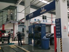 -华胜奔驰宝马奥迪专修连锁(虹梅南路店)