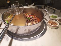 -左庭右院鲜牛肉火锅(浦江欢乐颂店)
