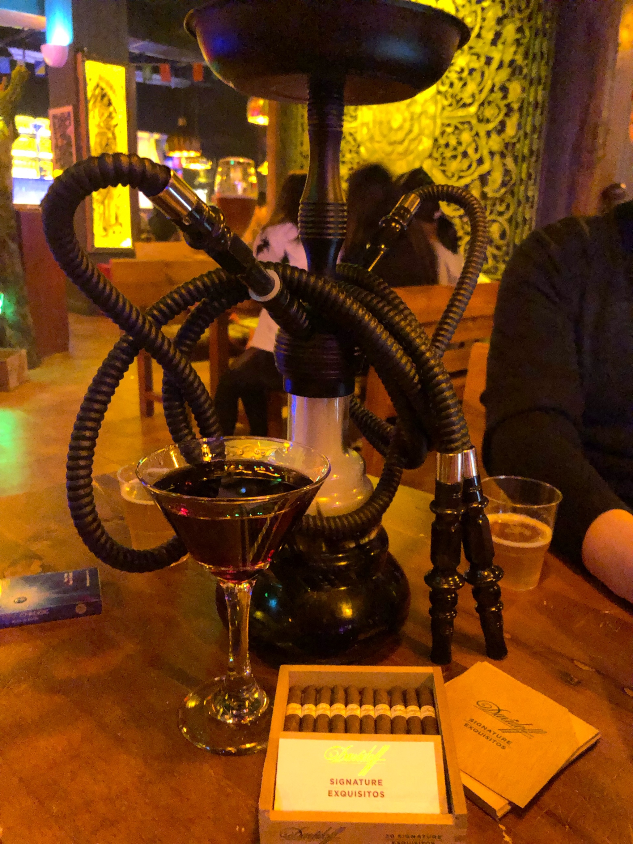 你想要的酒和水烟,helens都有