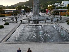 -亚龙湾中心广场