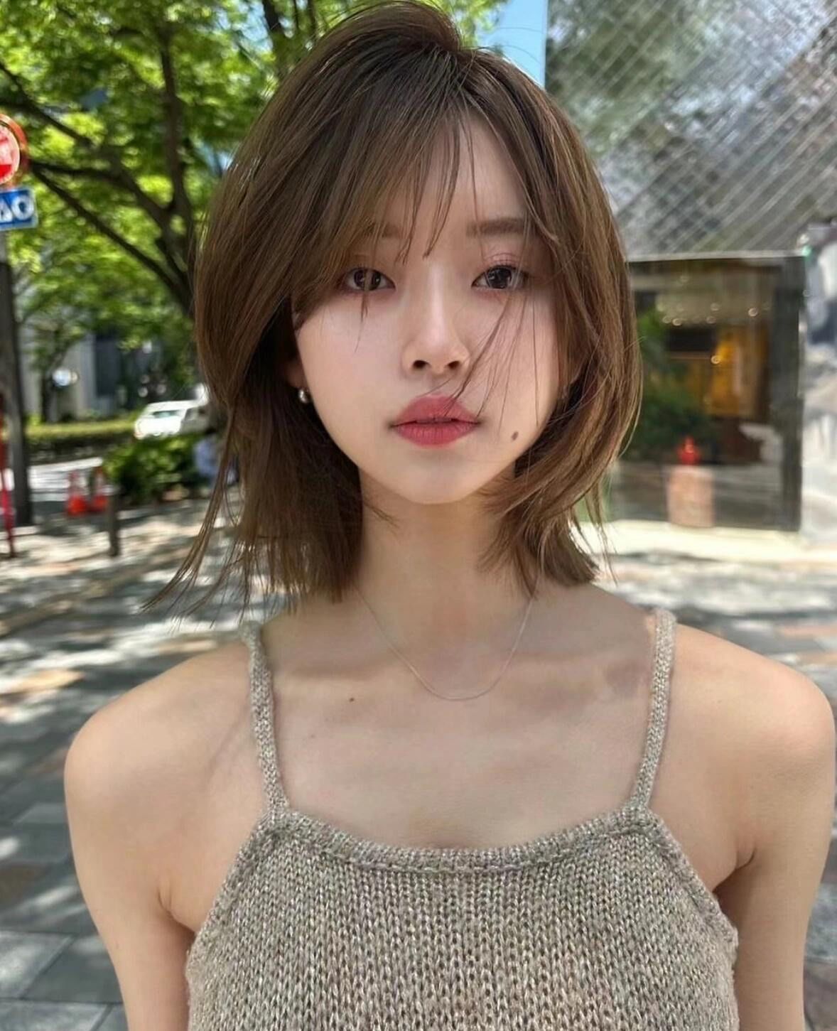 矮个子短发造型女