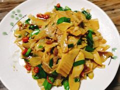-民间瓦缸煨汤館(嵩山路店)