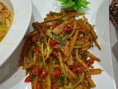 -三湘四水正宗湘菜(君峰路店)