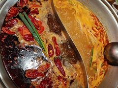 贵州现舀红酸汤和牛牛油鸳鸯锅底-江北北火锅馆·公路夜市(魏公村店)