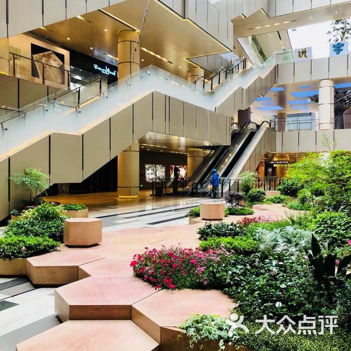 保利时光里购物中心