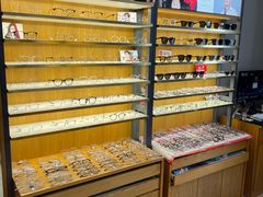 -优医视平价眼镜蔡司依视路折扣工厂店(德胜门店)