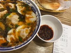 手工酸汤水饺-陕味食族油泼面·小炒盖码面(双榆树店)