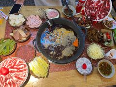 -赵美丽·重庆社区火锅·直营店(火车东站·中豪国际店)