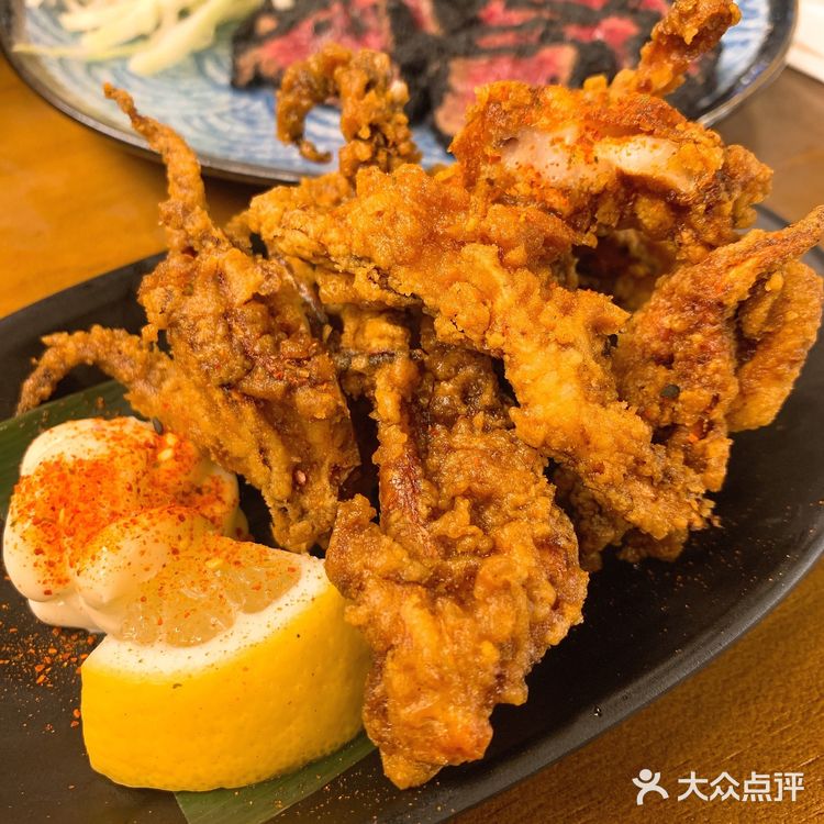 魔都约会首选地｜平价新潮又好吃的火山石料理