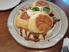 榛果巧克力奶油芝士舒芙蕾松饼-UPPER KITCHEN(延安路店)
