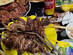 -烤肉小伙烤肉店