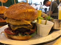 澳洲牛肉汉堡-HELLO 27 意面·沙拉·帕尼尼