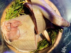 卤水烟熏乳鸽-大董(阜成路店)