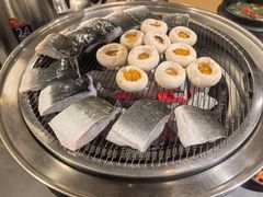 -围炉肉舍•炭烤活鳗•丹东海鲜烤肉(步行街店)