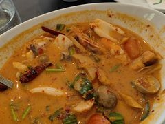 -Chom Cafe and Restaurant