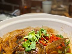 砂锅凤爪鱼头-周家二小姐的菜(西津渡店)