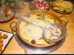 -洱火云南酸菜牛肉火锅(石景山当代商城店)