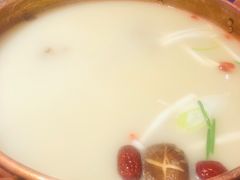 -三人行骨头王火锅(长寿店)