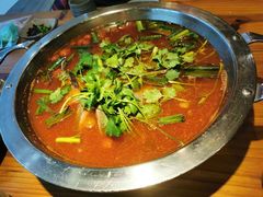 -野山舂·贵州现舂酸汤火锅(鸿通城店)