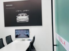 -TESLA 特斯拉(北京颐堤港体验店)