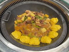 -雪乡人家东北菜·铁锅炖一切(高斯路店)