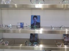 -视野联行眼镜•蔡司•依视路(温江店)