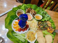 -沐毫傣泐云南菜孔雀宴•手抓饭傣味烧烤(曼听公园店)