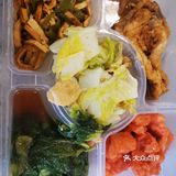 今天的午饭超级惊喜，饿饿饭饭[点赞]