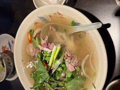 -大头虾越式风味餐厅(光明广场店)