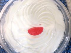 栗子鲜奶杯-红宝石·鲜奶小方·海派西点房(联洋店)