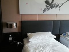 -成都保利公园皇冠假日酒店(熊猫基地店)