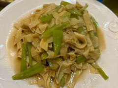 -鑫渔港海鲜本地菜·山海关浑锅(东戴河店)