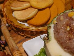 煎饼三拼-老滇山寨•云南特色菜•地方菜•民族风情歌舞表演(金碧店)