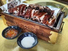 -东方之猪四更烤乳猪(金垦总店)