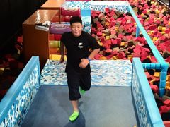 -嘿哟动霸CHUA·新潮玩运动娱乐中心·蹦床滑冰团建乐园
