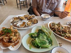 -覃记海鲜美食餐厅