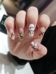 -孔雀手美甲美睫护理