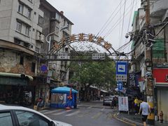 -溪岸路花鸟市场
