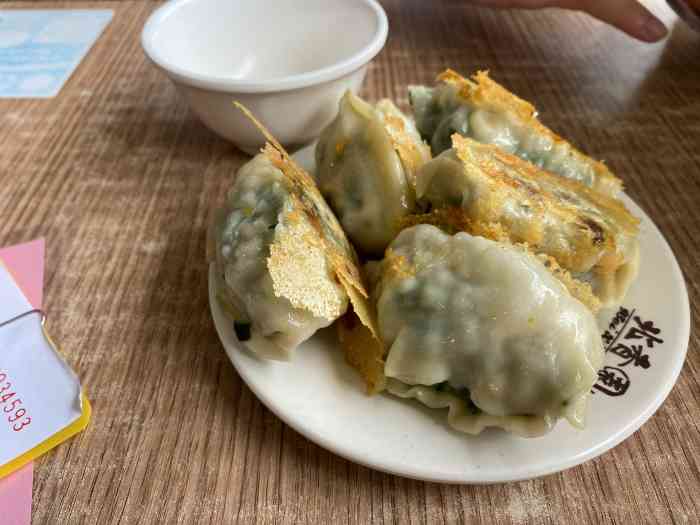 北香园饺子馆(锦华路店)-"最喜欢这里的韭菜煎饺了,经过的时候都喜欢.