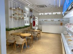 用餐区-好利来(鞍山站前店)
