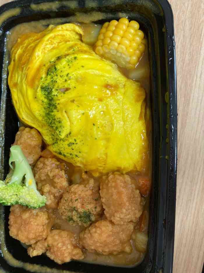 奈良家咖喱蛋包饭-"没去店里吃,点的外卖,蛋包饭的份量还可以.