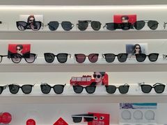 -J-Optical佳视明眼镜·蔡司视觉(青岛金茂览秀城店)