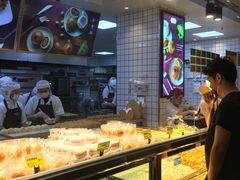 面包甜点陈列柜-鲍师傅糕点(江苏路店)